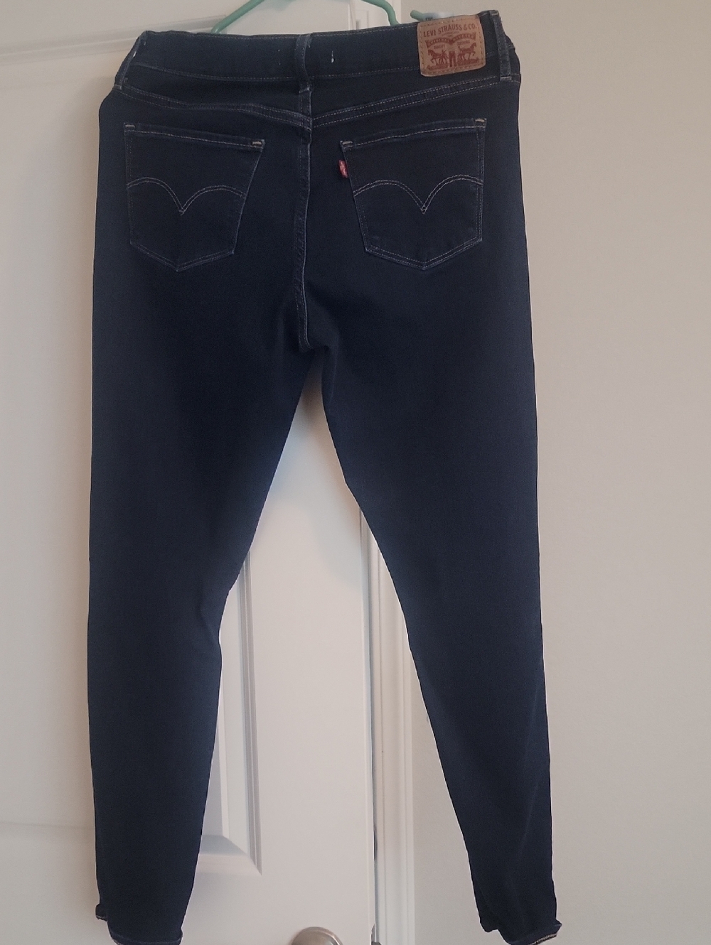Levi's Women's Dark Navy Skinny Jeans
